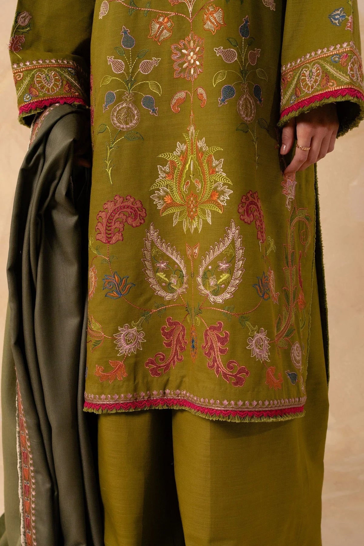 Zara Shahjahan 3PC Embroidered With Digital Printed Wool Shawl-198